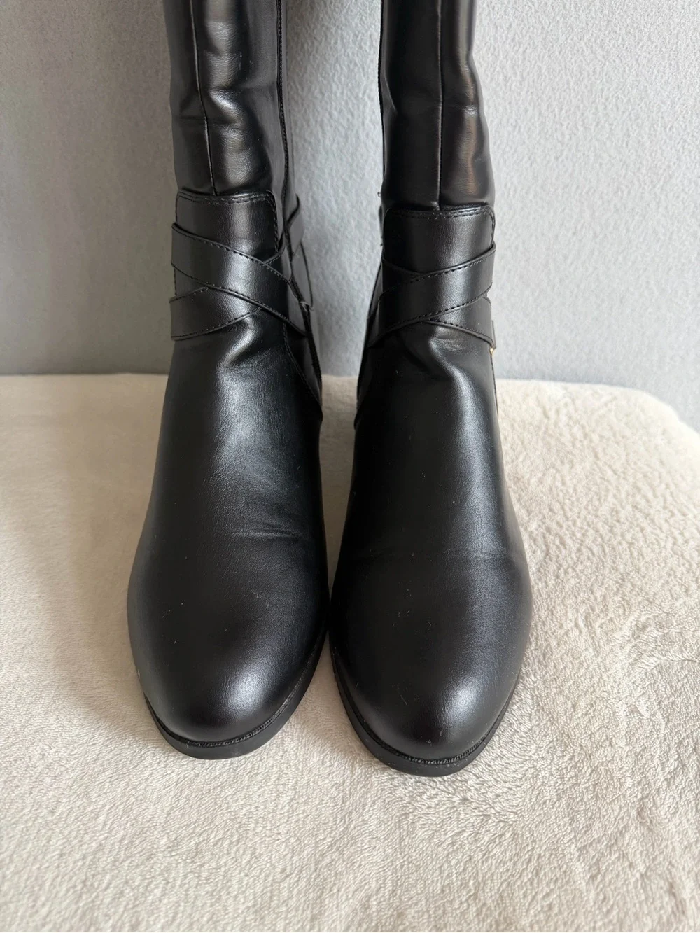 Liz Claiborne Knee High Boot Women’s Size 10w Black/Gold